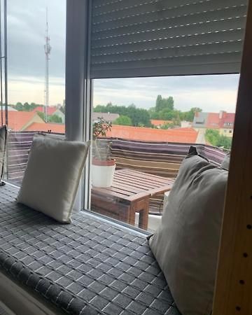 Belvarosi Apartman Kestel Dış mekan fotoğraf